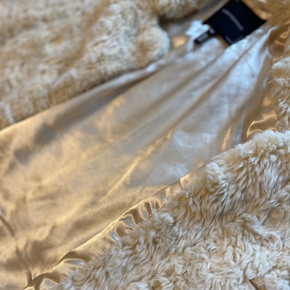 Robert Rodriquez Fur Coat - Picture 4 of 5